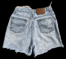 Load image into Gallery viewer, WEBBY SHORTS - 27"
